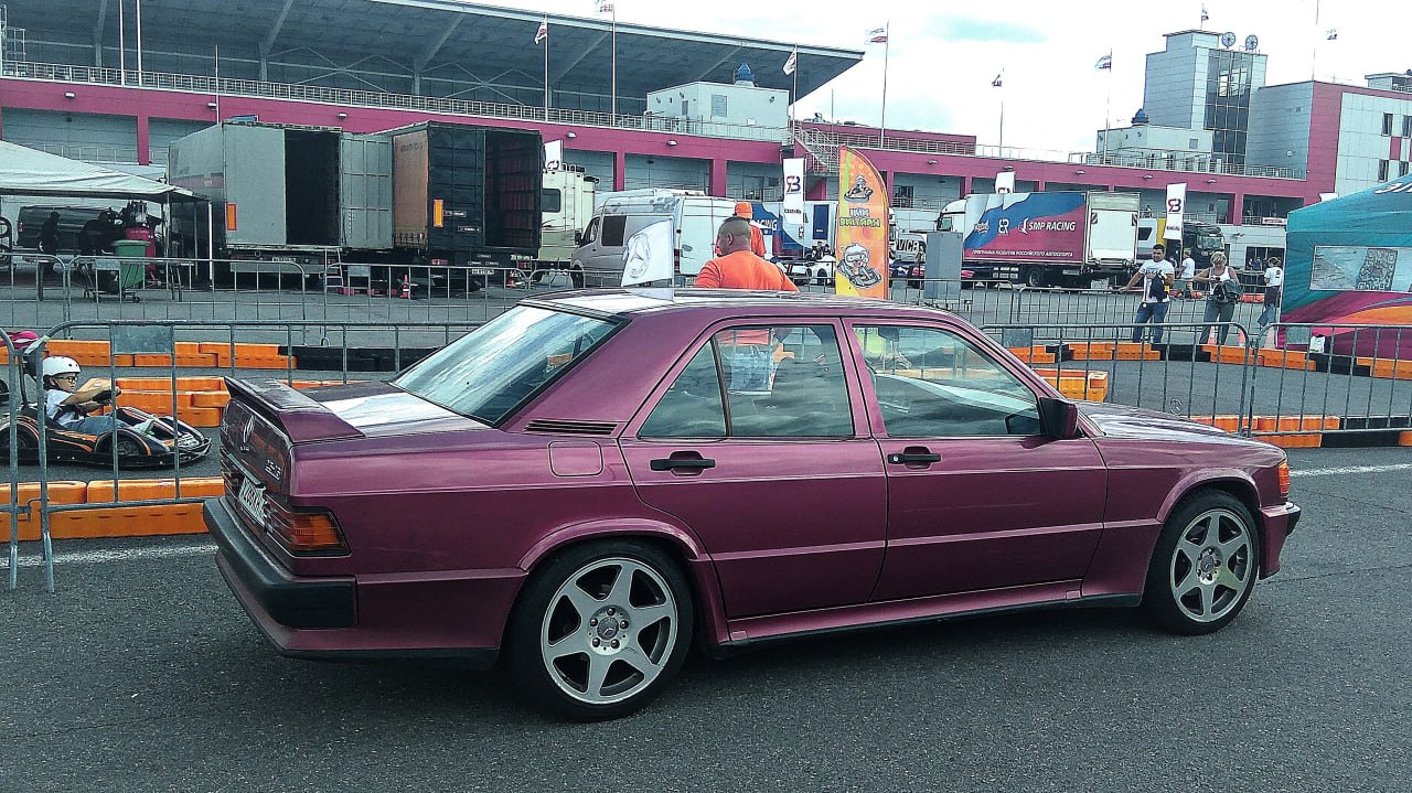 Участник ретро-выставки CTC: Mercedes-Benz 190E 2.5-16 Cosworth