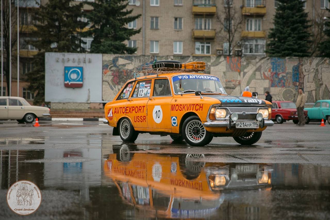 Участник ретро-выставки Classic Touring Cup: ИЖ 2125 «Комби»
