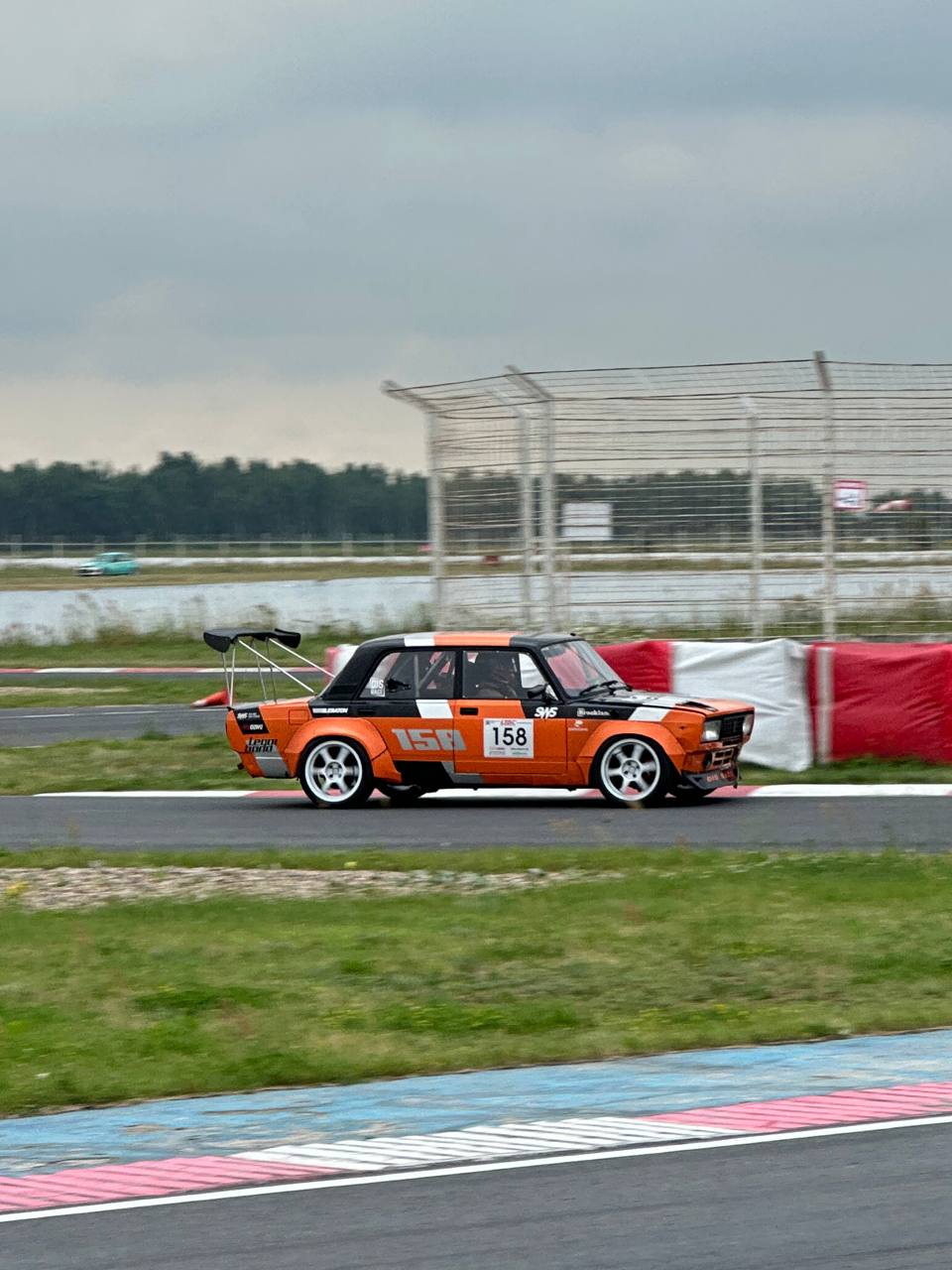 Валентина установила рекорд на Жигулях на Adm Raceway